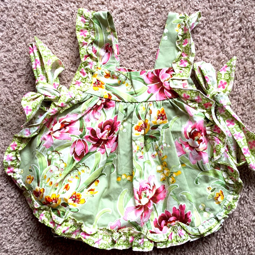 VTG  Floral Suzy Q Apron. Toddler Apron Size 1/2